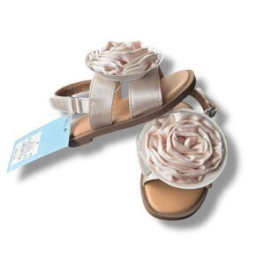 **NWT** Elegant Sandals with Floral Accent